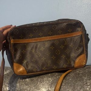 Trocadero 27 Louis Vuitton crossbody bag